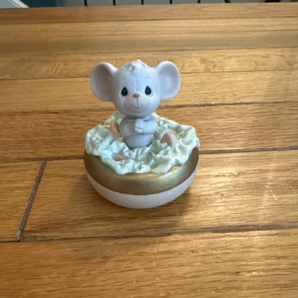 Vtg Precious Moments 1996 "Lettuce Pray" Figurine! 3"